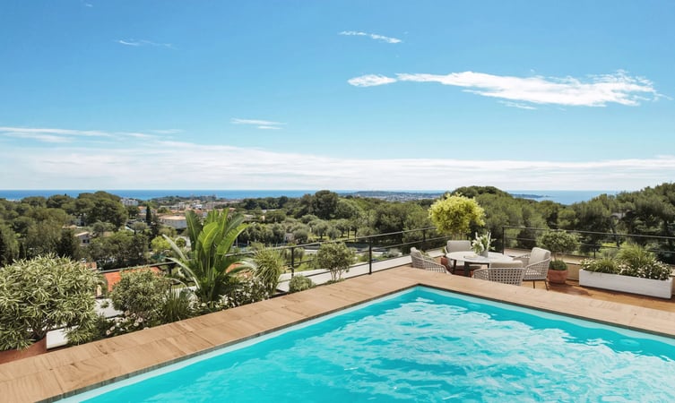 Apartment in Antibes - view 1