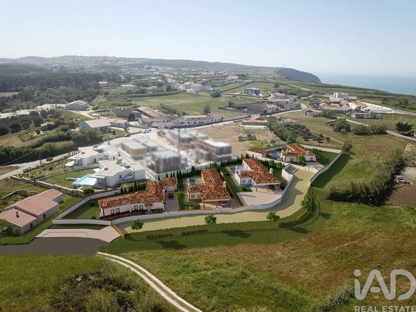 House in Serra do Bouro - view 1