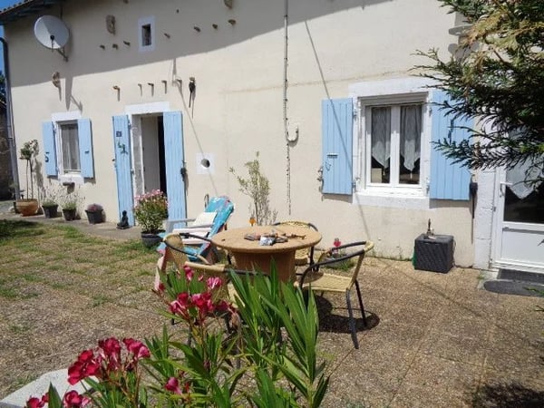 House in Chef-Boutonne - view 1