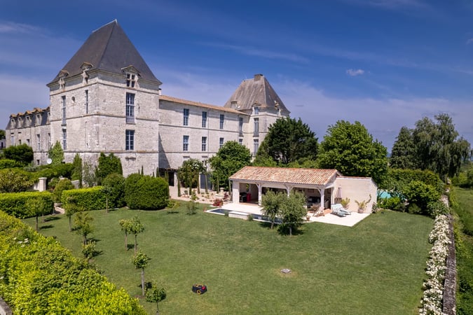 House in Saussignac - view 1