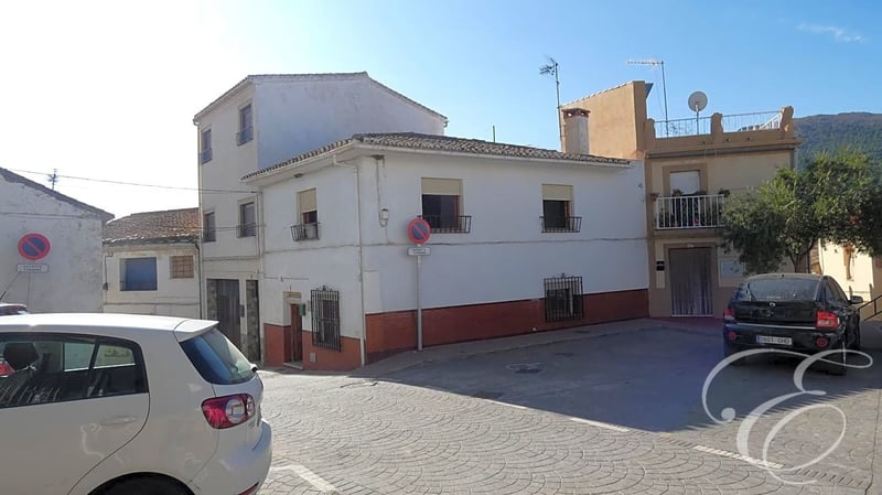 Villa in Zafarraya - view 1