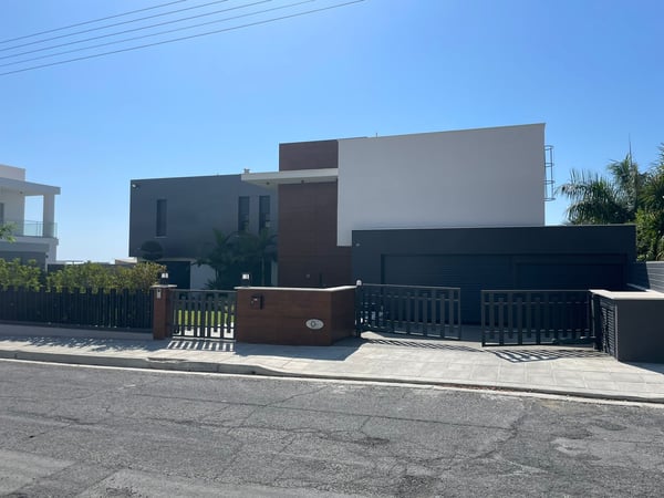 House in Geri - view 1