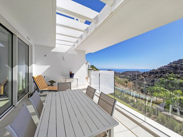 Apartment in Ojen - view 1