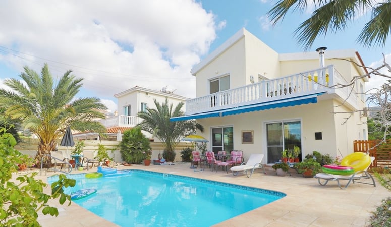 Villa in Pegeia - view 1