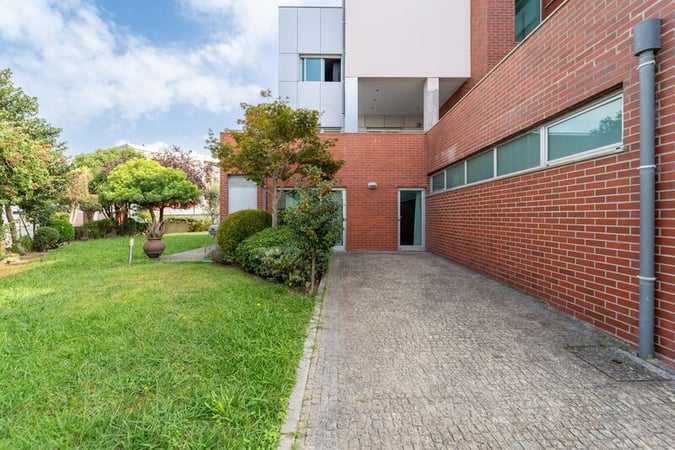 Villa in Ermesinde - view 1