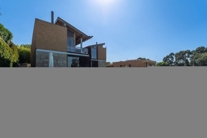Villa in Vila Nova de Gaia - view 1