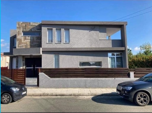 House in Kolossi - view 1