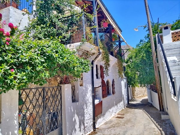 House in Mokhos - view 1