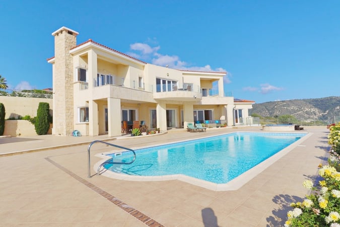 Villa in Akoursos - view 1