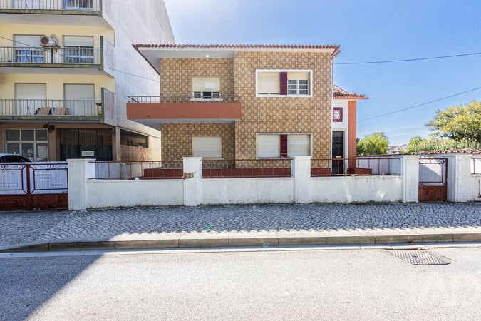House in Rio Maior - view 1