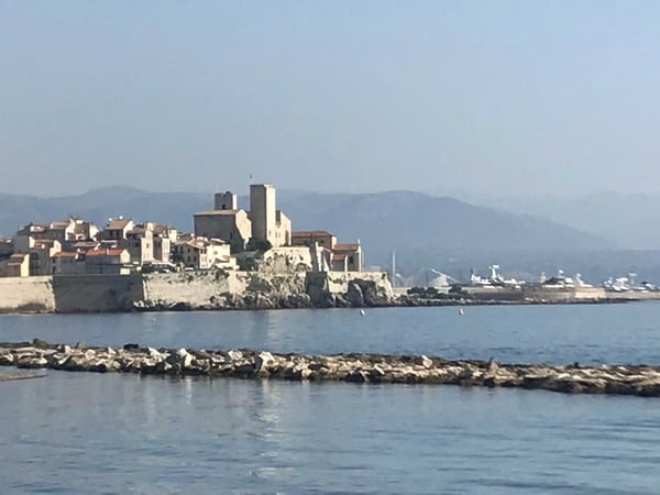 Apartment in Antibes - view 1