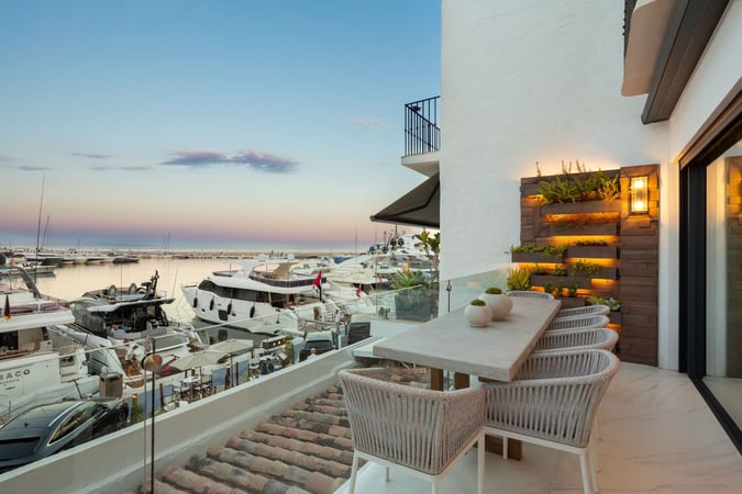 Apartment in Puerto Banus - view 1