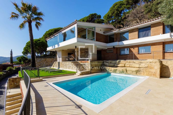 House in Cabrils - view 1