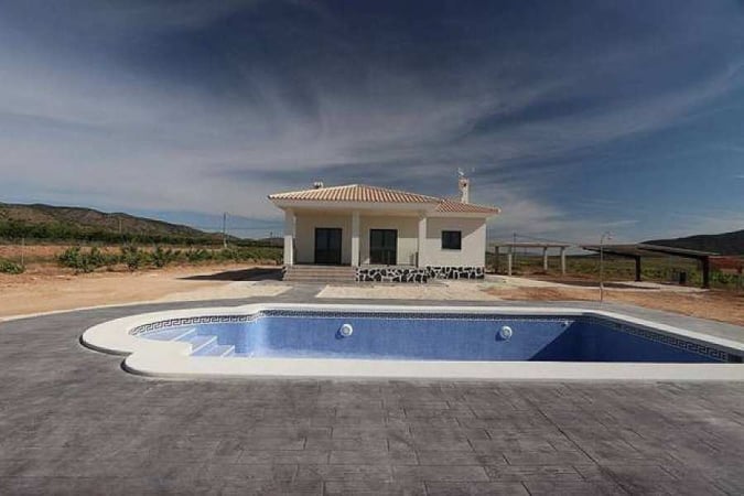 Villa in Pinoso - view 1