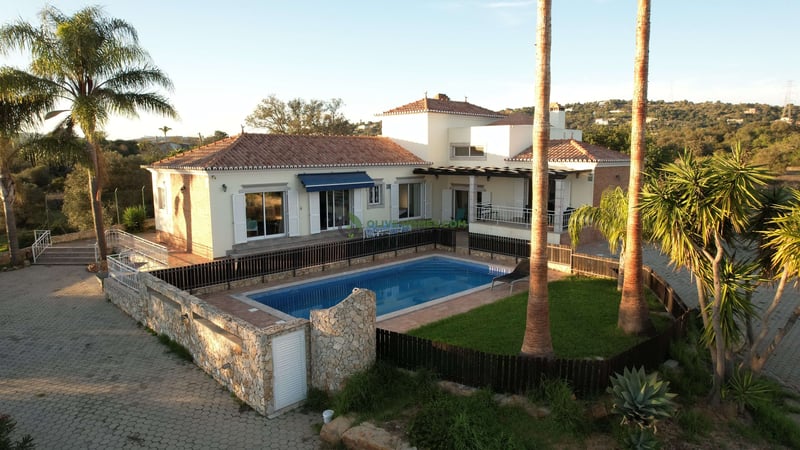 Villa in Sao Bras de Alportel - view 1