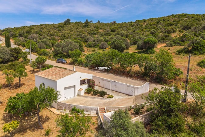 Villa in Vila do Bispo - view 1