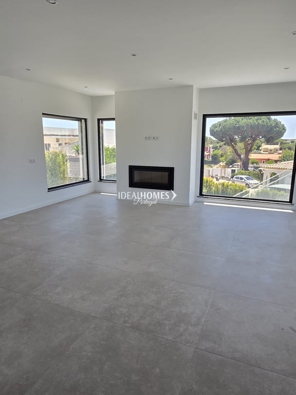 Villa in Quarteira - Image 3