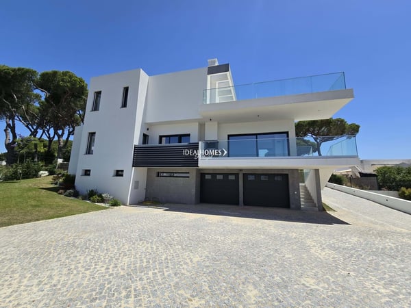 Villa in Quarteira - view 1