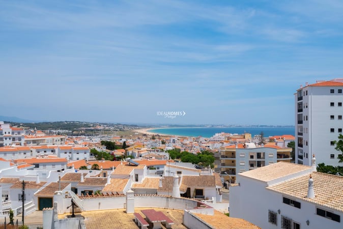 Villa in Lagos - view 1