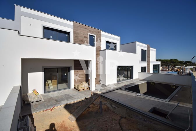 House in Canhestros - view 1