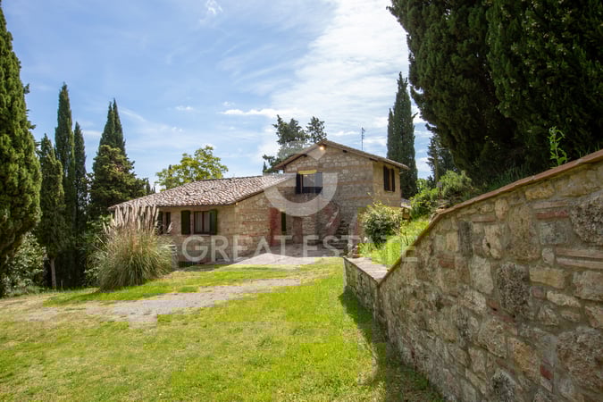 House in Sarteano - view 1