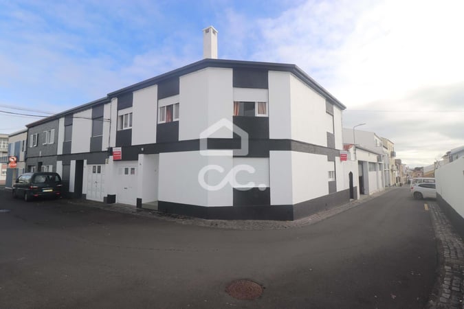 Villa in Ponta Delgada - view 1