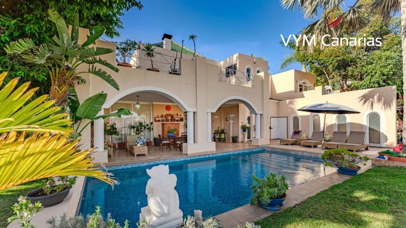 Villa in Adeje - view 1