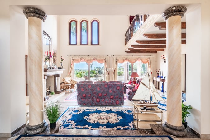 Villa in Lagos - view 1