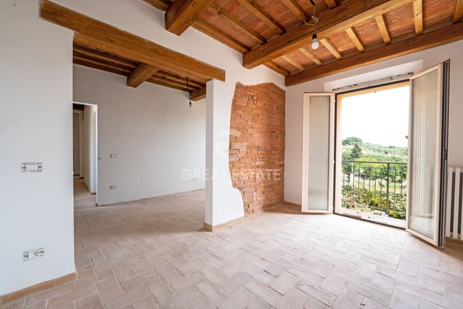 House in Valiano - view 1