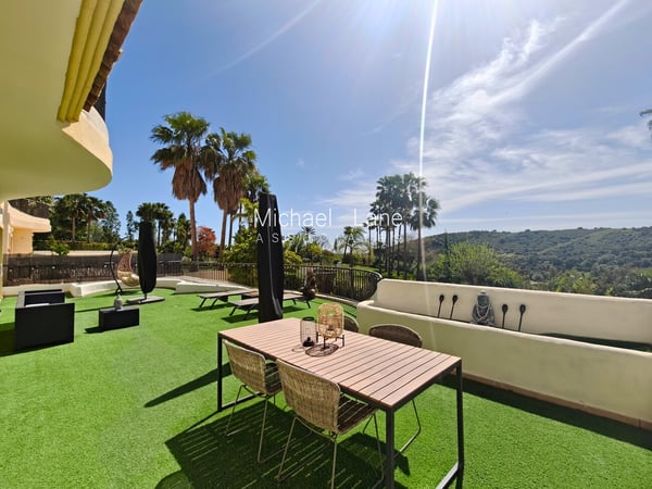 Apartment in San Roque Club - view 1