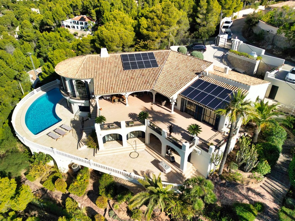 Villa in Pinos - Image 3