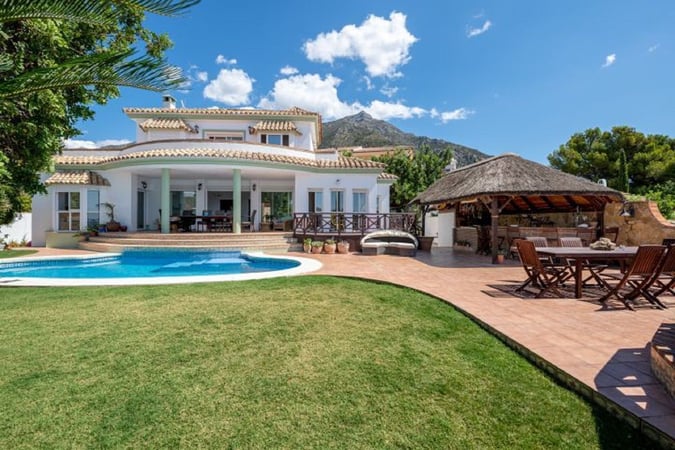 Villa in Malaga - view 1