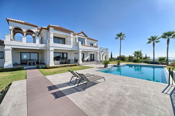 Villa in Malaga - view 1