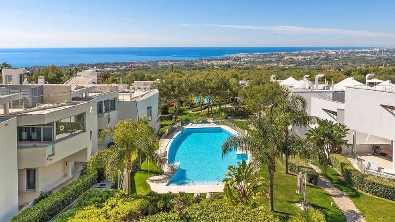 Apartment in Marbella Del Este - view 1