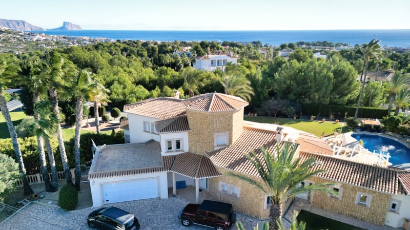 Villa in Altea - view 1