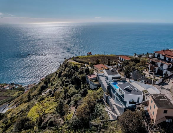 Villa in Arco da Calheta - view 1
