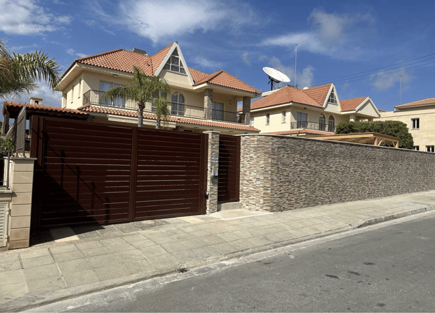 House in Mouttagiaka - view 1