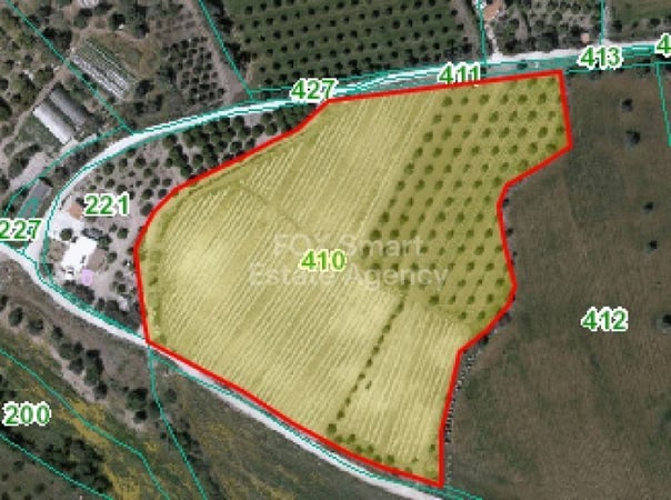 Land in Makounta - view 1