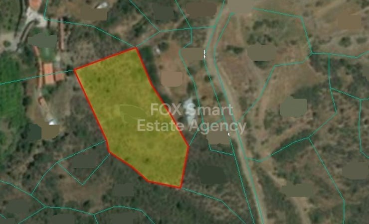 Land in Kato Pyrgos - view 1