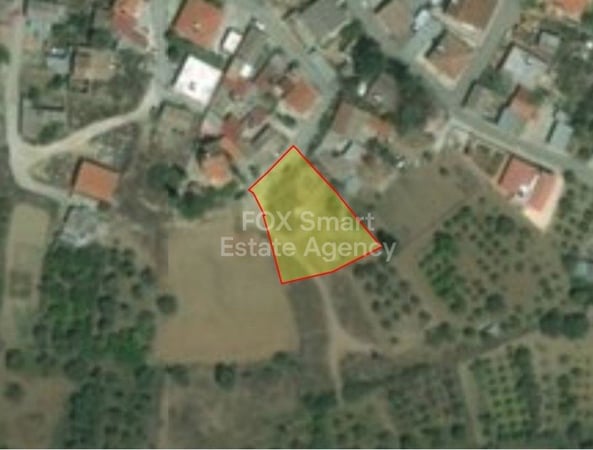 Land in Meniko - view 1