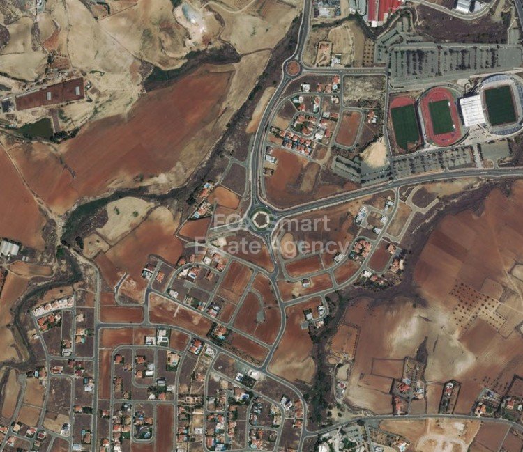 Land in Ethnomartyras Kyprianos