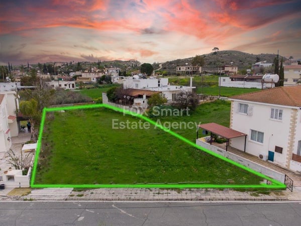 Land in Dali - view 1