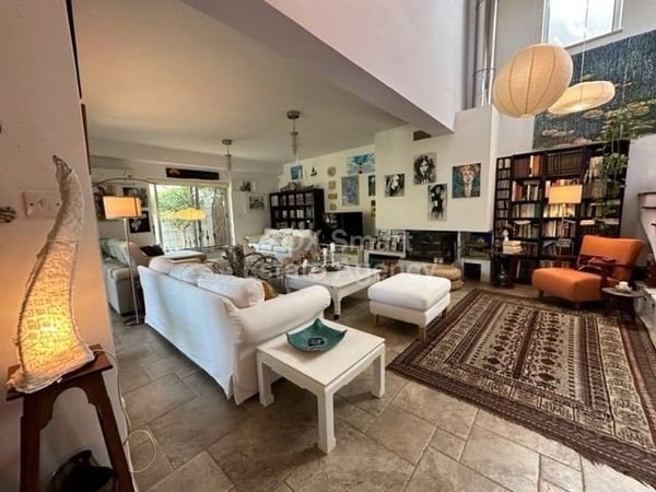 House in Saint Paraskevi - view 1