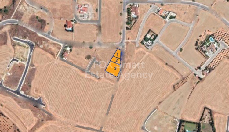 Land in Lakatamia - view 1