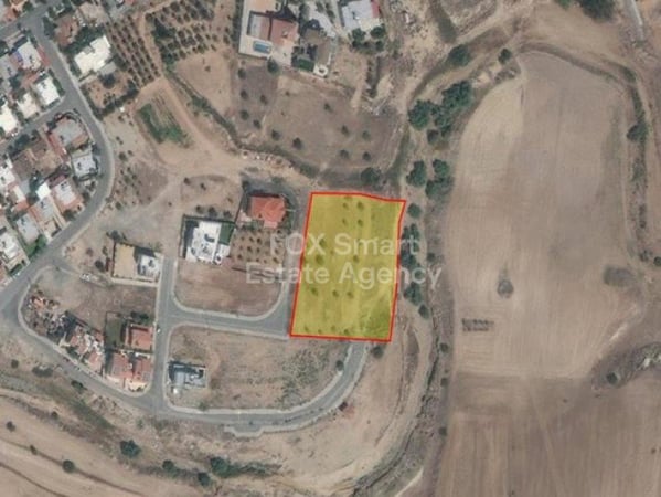 Land in Geri - view 1