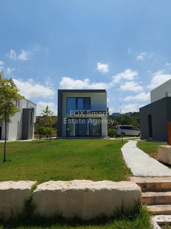 House in Chlorakas - view 1