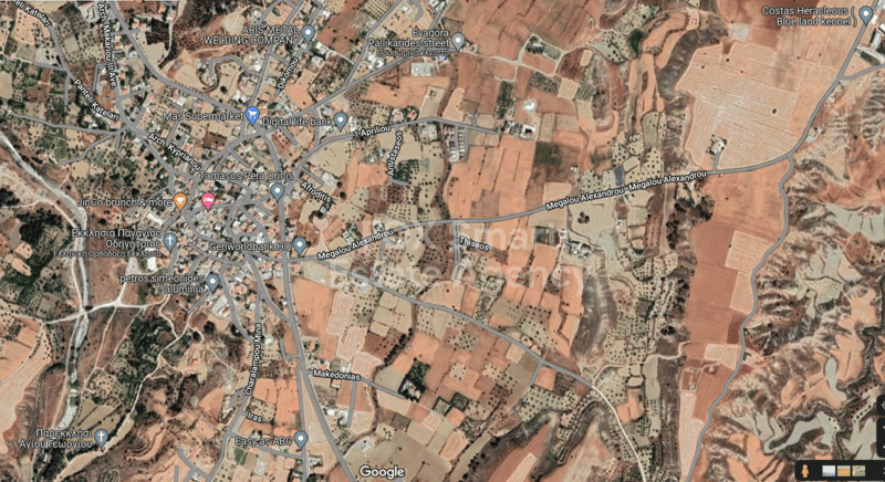 Land in Pera - view 1