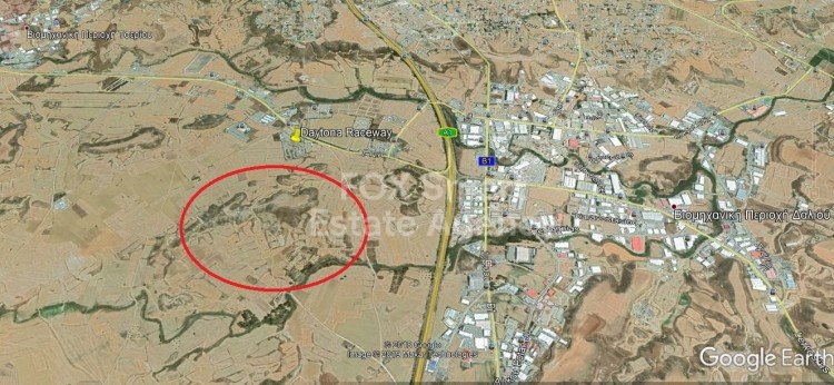 Land in Nisou - view 1