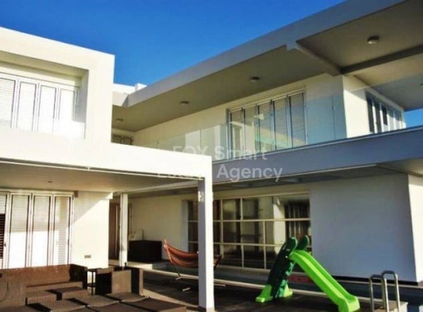 House in Tala - view 1