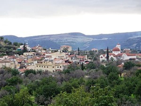 Land in Apesia - view 1